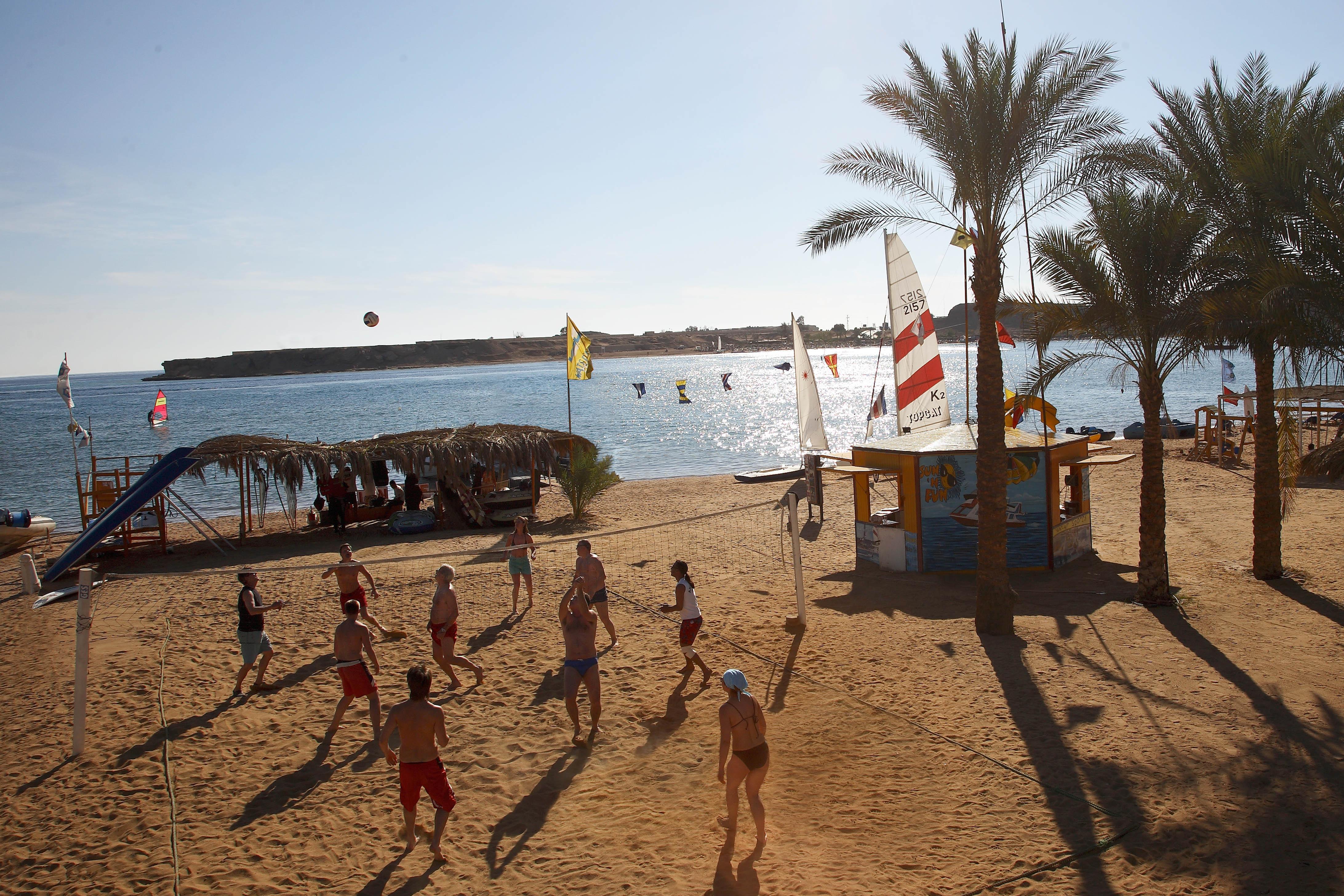 Iberotel Palace - Adults Friendly 16 Years Plus Šarm aš-Šajch Exteriér fotografie Tourists on the beach of El Alamein